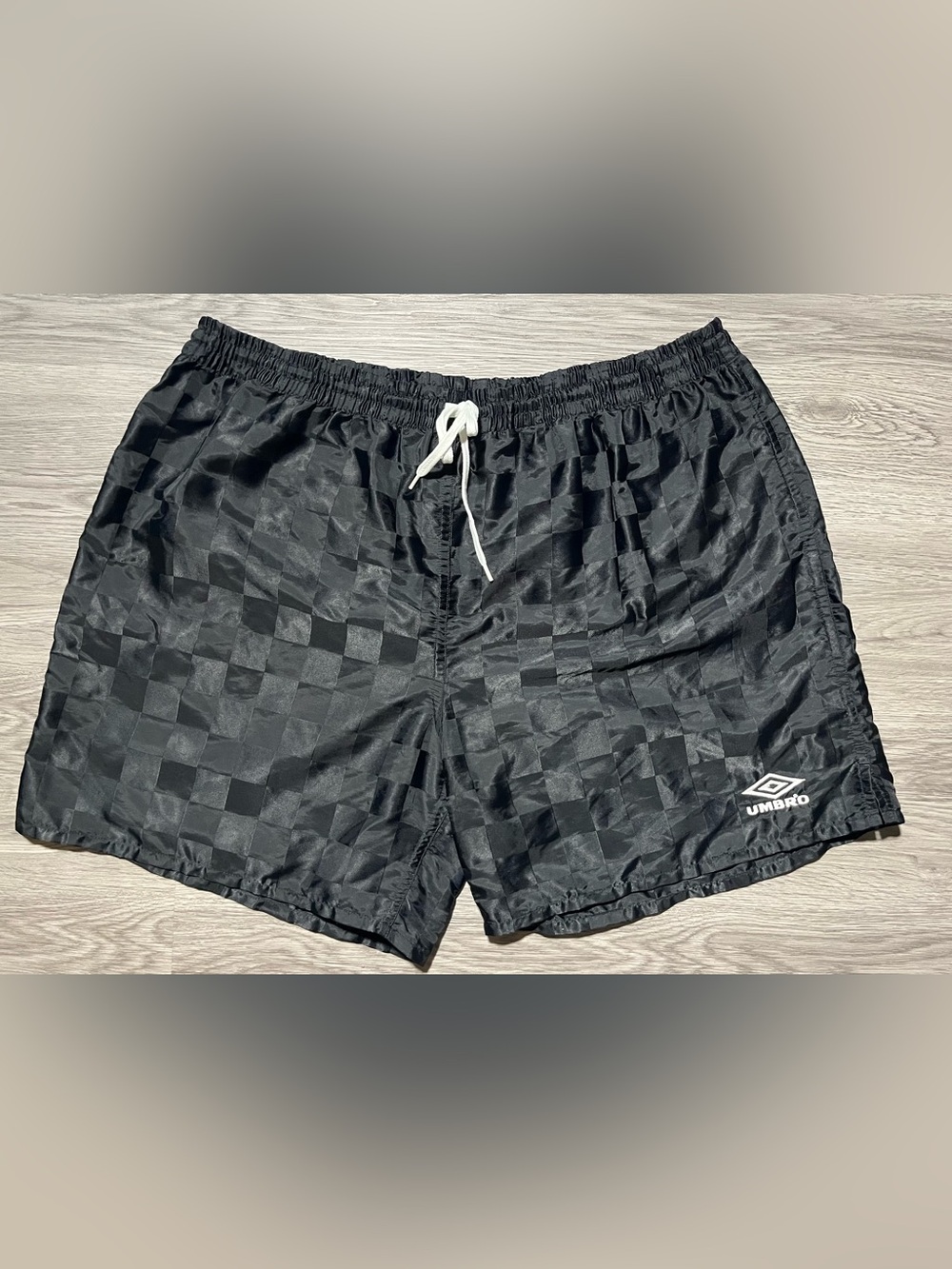 90s Umbro athletic soccer checkered, black shorts men’s XL vintage